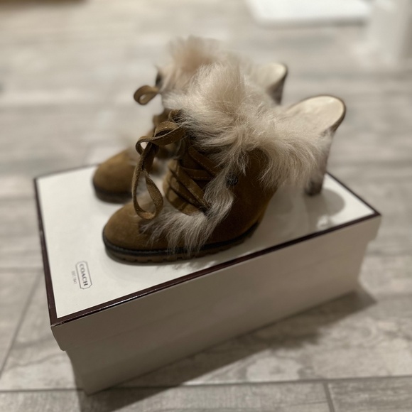 COACH KRISTY FUR BOOT MULE SZ 6 - Picture 3 of 5